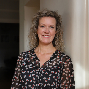 Dr Jo Braid
